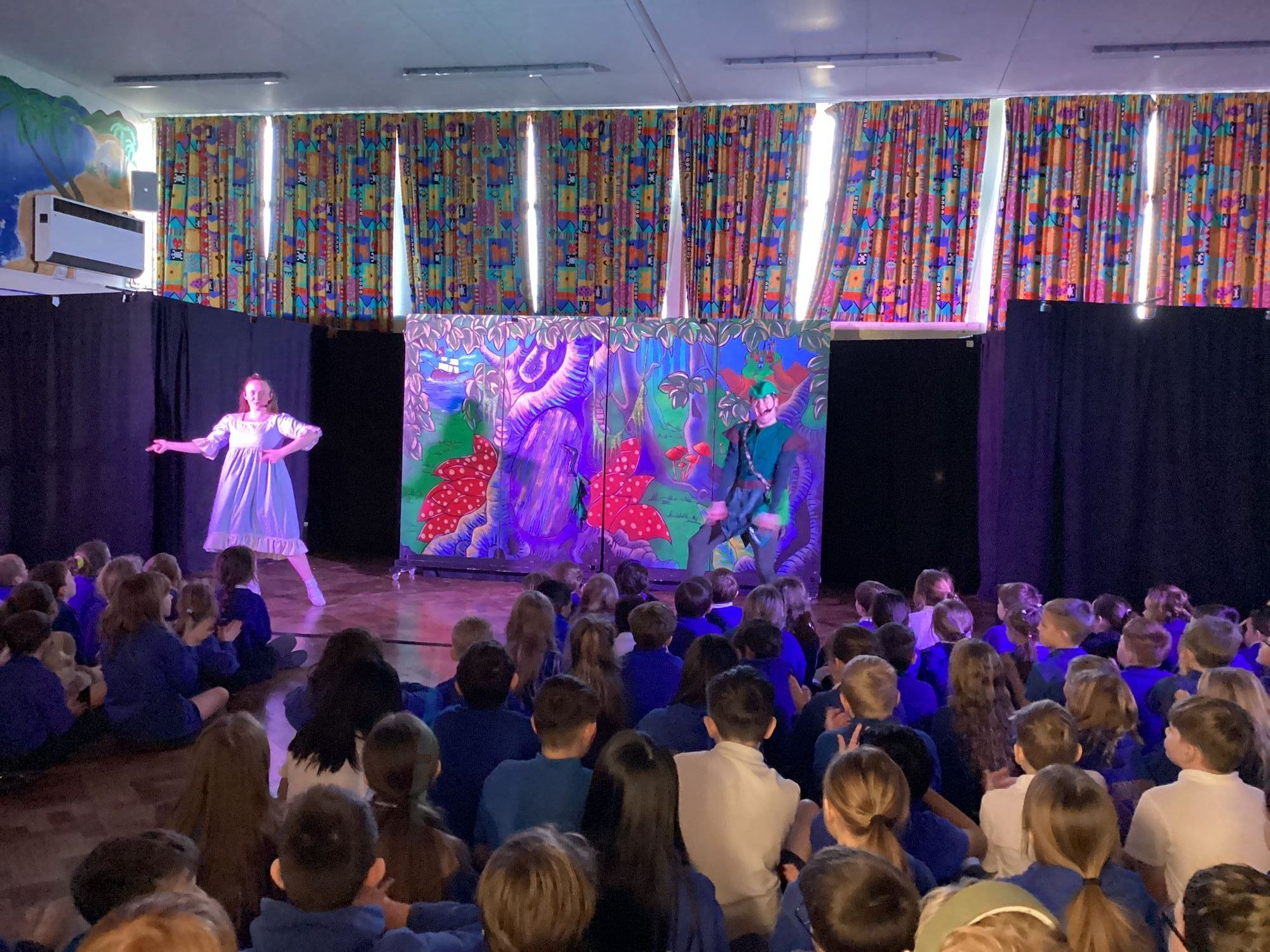 Pantomime visits Cropwell Bishop Primary School